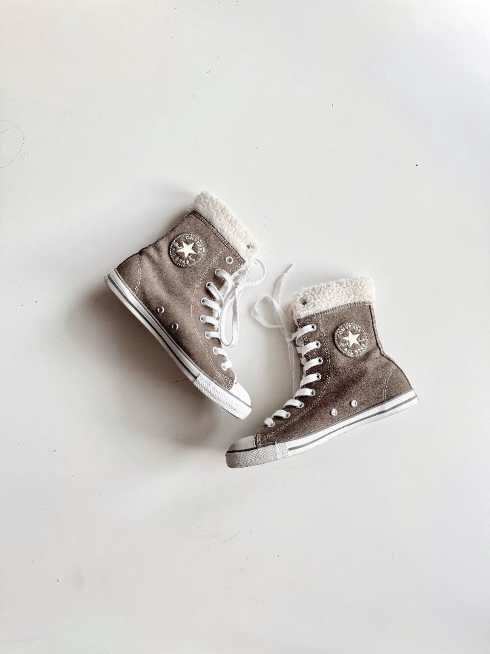 CONVERSE Dainty Chuck Taylor Taupe Suede Faux Shearling Boot Sneakers, Size 5.5